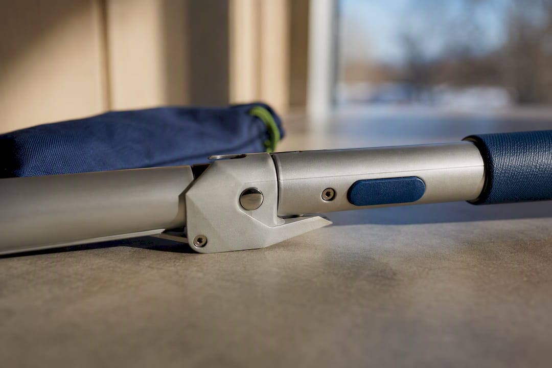 Close view of a compact retractable tool joint